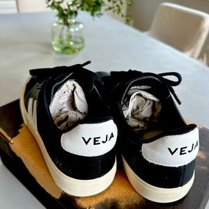 Veja Campo Leather Sneakers